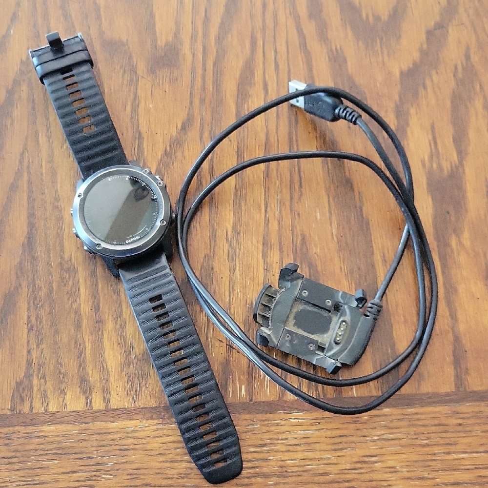 Garmin Black Smartwatch with Sporty Design